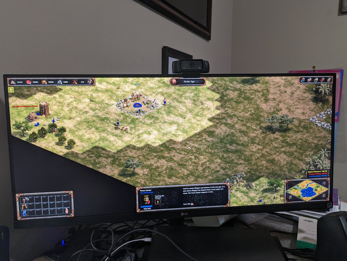 LuckyPyrate's tweet image. @AgeOfEmpires on. #UltraWideScreen ...are you not entertained?