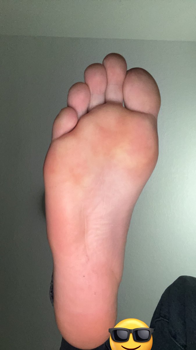 I know someone wants these perfect size 11 feet on their face 

#findom #findommaster #findompiggy #findomking #findomfeet #cashmaster #alpha #master #pay #footslave #slave #fetish #footfetish #feetfetish #paypig