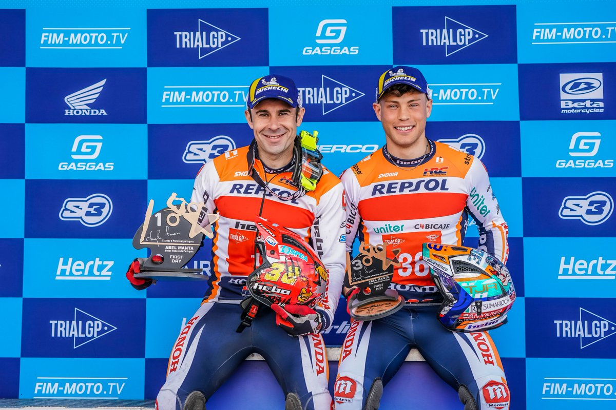 box_repsol's tweet photo. El #EquipoRepsolHonda sigue sin bajarse del podio en el #TrialGP😜

🏆🥈#ToniBou
🥉🥉#GabriMarcelli

#RepsolHondaTeam https://t.co/ItkYymBp4m
