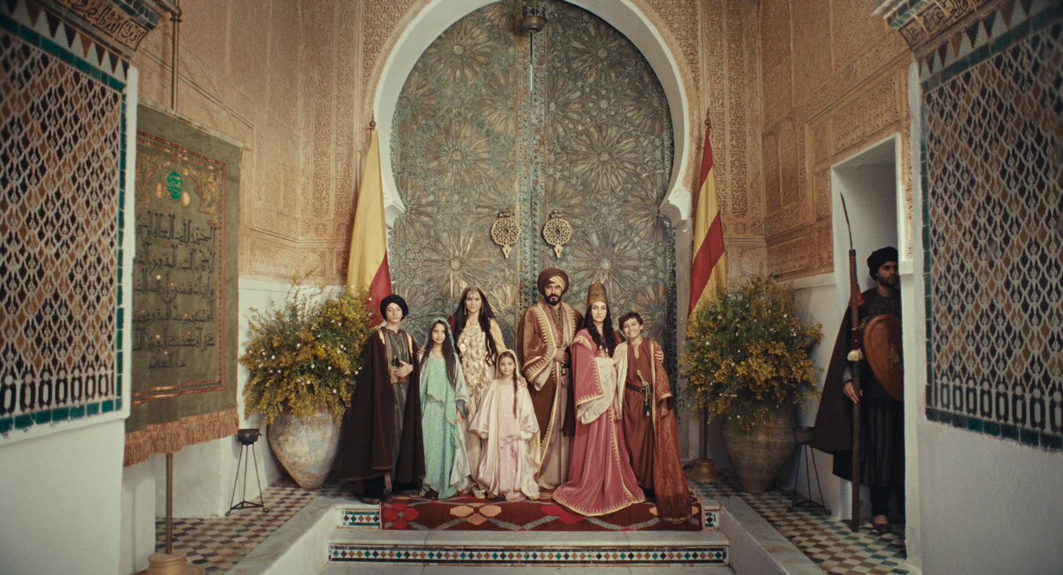 yo__id's tweet photo. Ai enfin vu La Dernière Reine, et que dire sinon que de voir le patrimoine et l’histoire pré-coloniale de l’Algérie sur grand écran ça donne la larme à l’œil ? À l’inverse du récit colonial, l’histoire de l’🇩🇿 n’a pas commencé en 1830, et je rêve de voir + de films l’aborder. https://t.co/2uuBaU0SSK