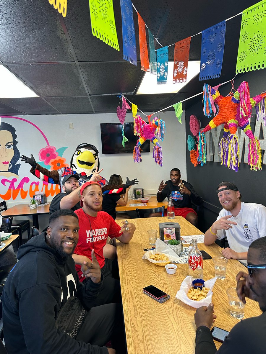 deserthawksfb's tweet photo. Thank you "My Maria" for your generosity and great cuisines that you provided the Warbirds team and staff! @CityofOdessa #WarbirdNation #MyMaria https://t.co/swLq4JK6IS