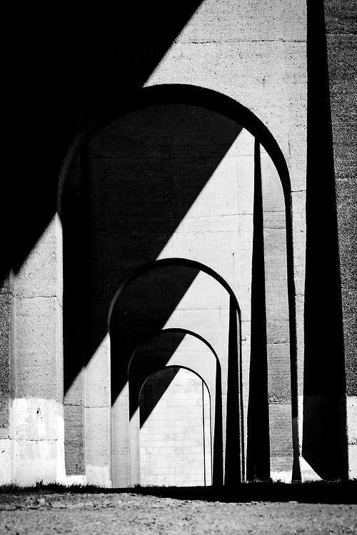 DecorSigngh's tweet photo. Always fascinating to witness a neverending LIGHT & SHADOW play!
#lighting #marketing #development #dubai #architecture #projects #finance #decorsign https://t.co/ryJWvo0AEI
