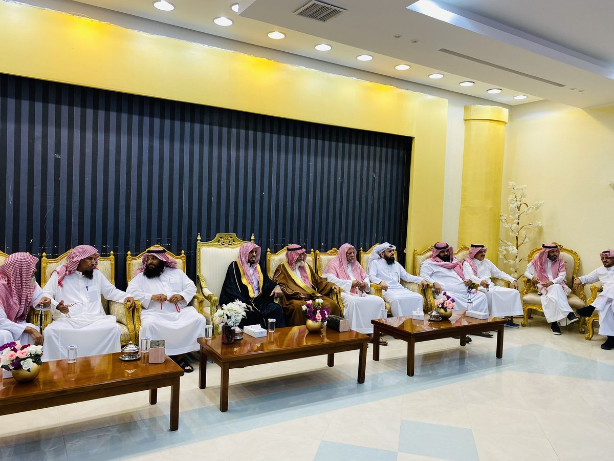 Bin_Debil's tweet photo. مقتطفات من حفل معايدة الدبلان لعام ١٤٤٤ هـ https://t.co/ubmK1iPGc9