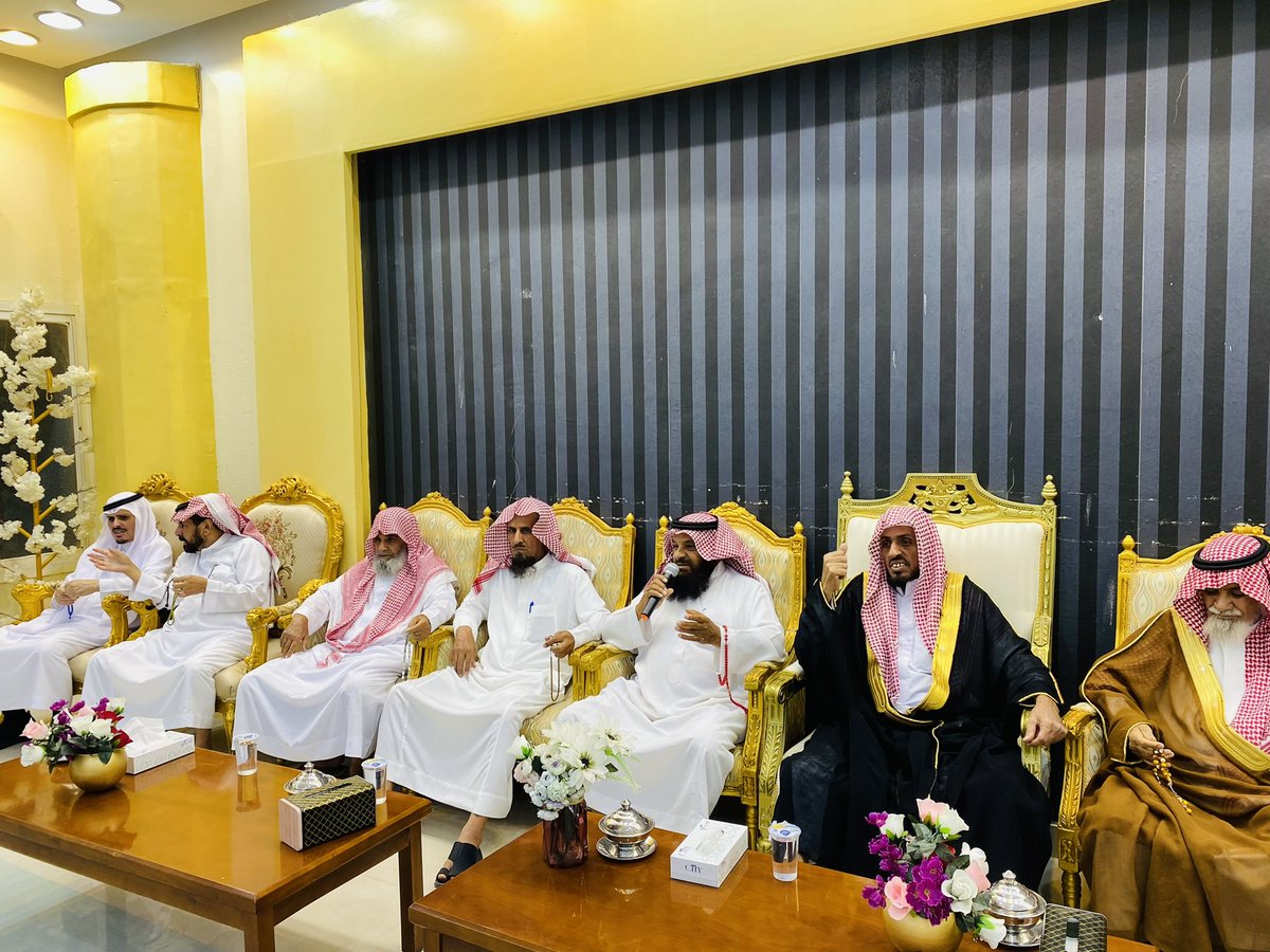 Bin_Debil's tweet photo. مقتطفات من حفل معايدة الدبلان لعام ١٤٤٤ هـ https://t.co/ubmK1iPGc9
