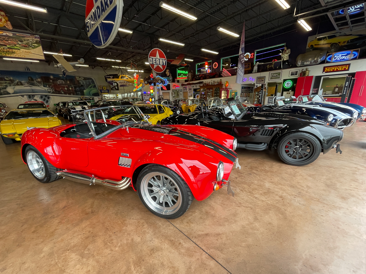 FastLaneSTL's tweet photo. Dreams become reality 😎
As the largest Backdraft Roadster dealer in the US, we are proud to help our customers build their very own dream cars‼️
Learn more about our Backdraft options at https://t.co/egRVYpvrLt
#Shelby #ShelbyCobra #BackdraftRoadster https://t.co/R5SxSdZVze