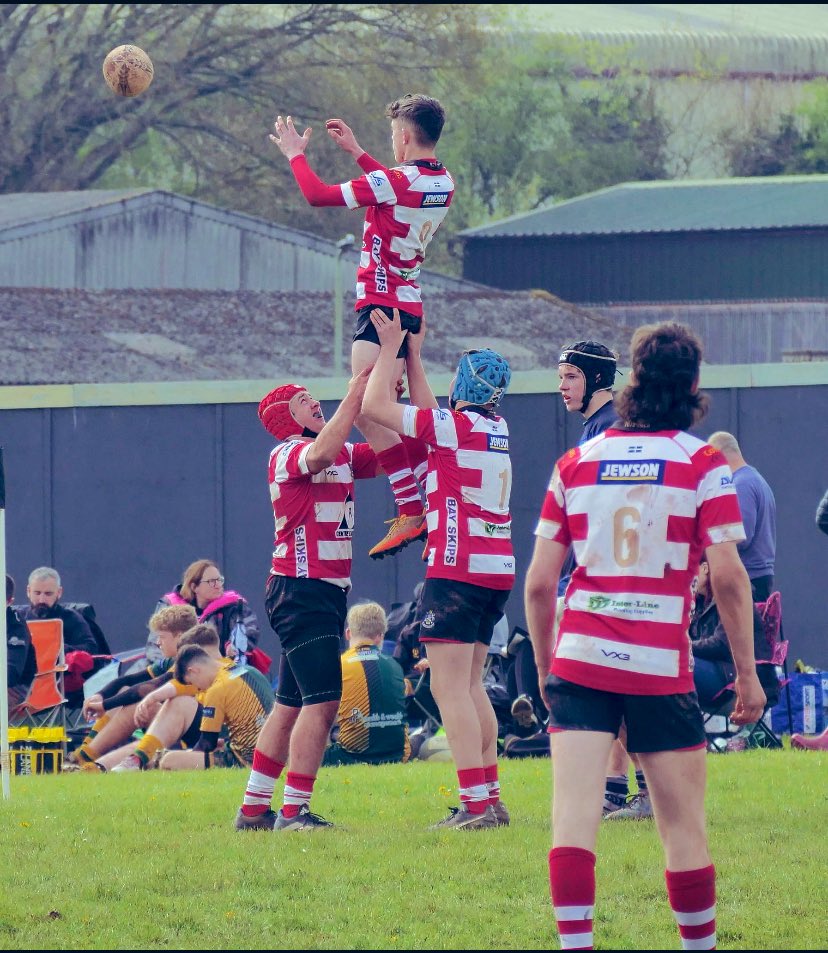 blakersm76's tweet photo. Superb day at the @DevonRFU U15’s 7’s comp. Tip of the hat to our hosts @CreditonRFC First class hospitality and organisation to be proud of. The boys, coaches and parents of our @PaigntonRFC team had an awesome day out 👏🏽🏉🍒 https://t.co/OA5hOQWWO9