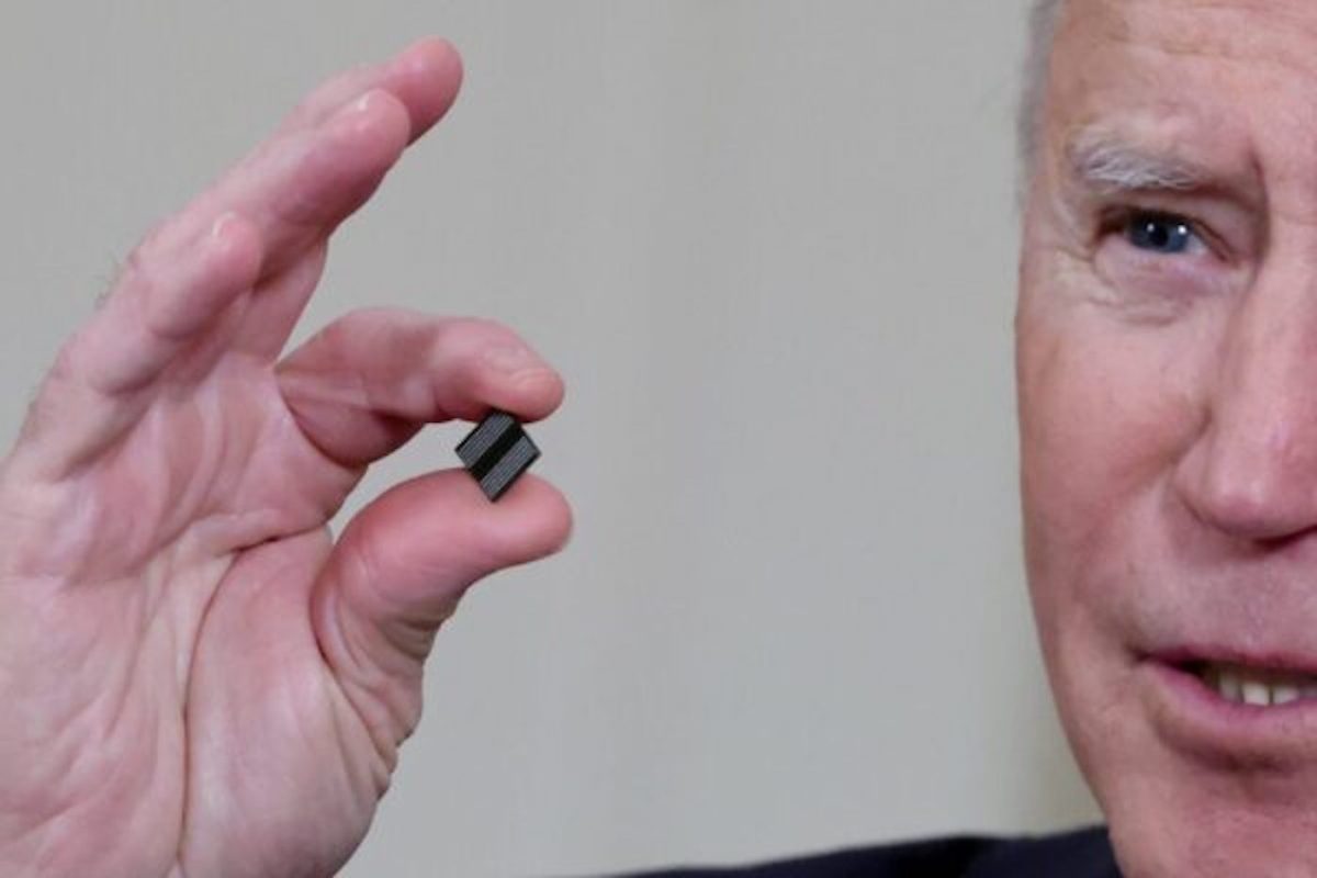 johnnybridge2's tweet photo. Joe Biden holding Anthony Albanese's heart.

#RaiseTheRate to #80aday https://t.co/44omlPYVX5