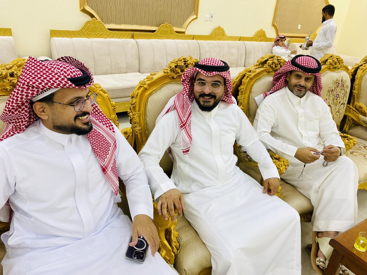 Bin_Debil's tweet photo. مقتطفات من حفل معايدة الدبلان لعام ١٤٤٤ هـ https://t.co/yw69s5C9V4