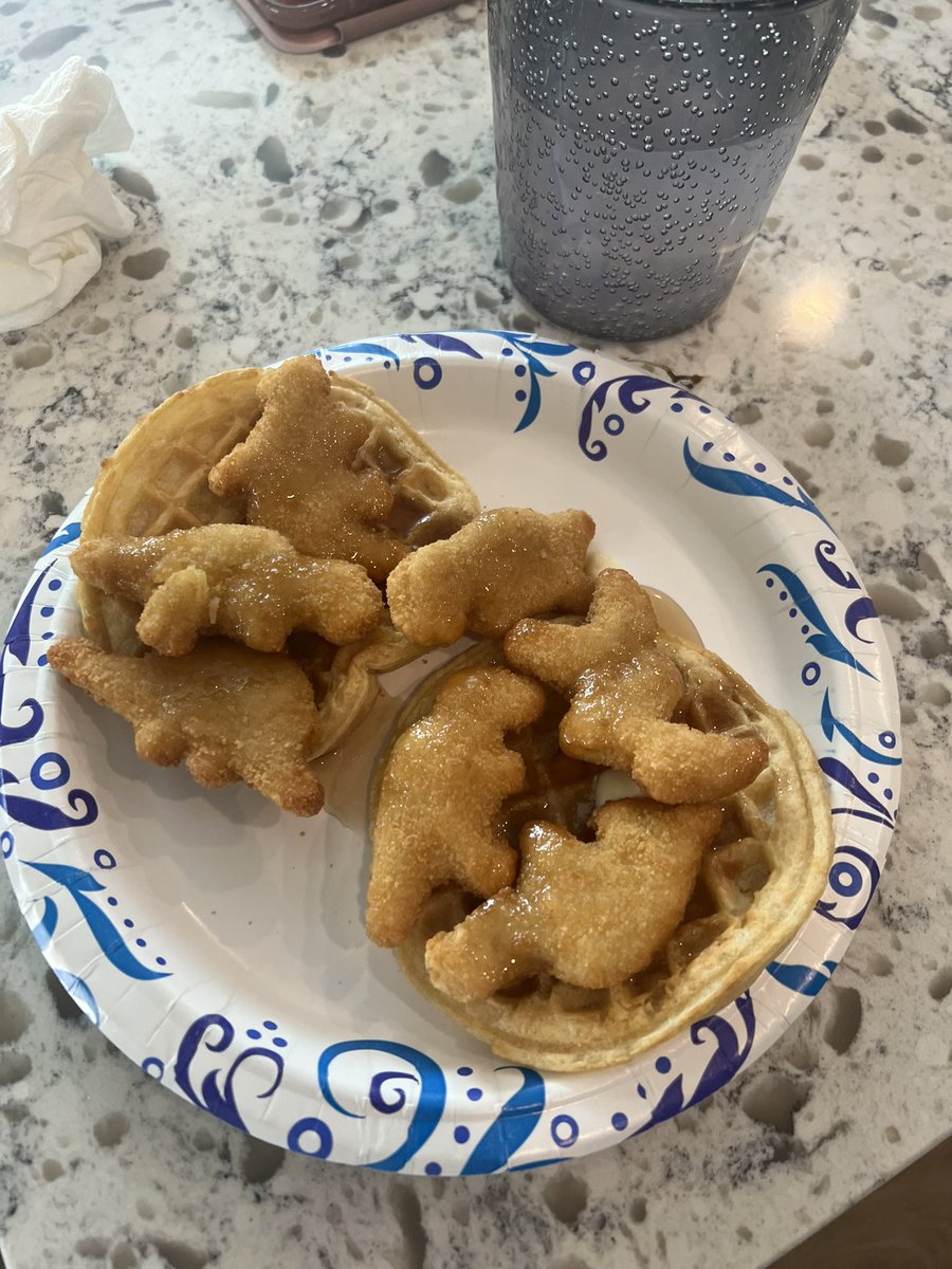 I asked for chicken and waffles and this is what I got. 🥴