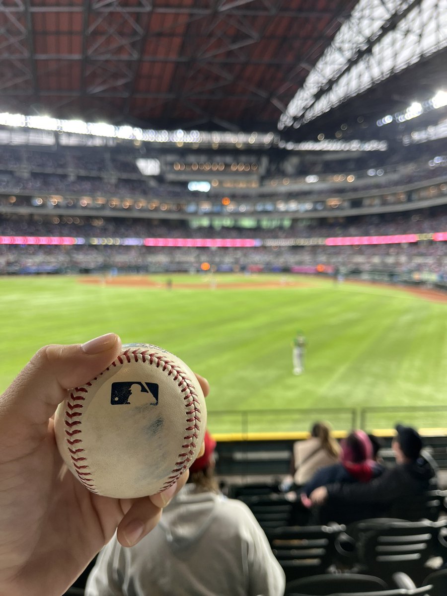 TX_Rager93's tweet photo. Caught me a souvenir at the rangers game! https://t.co/VGeSeI6GjN