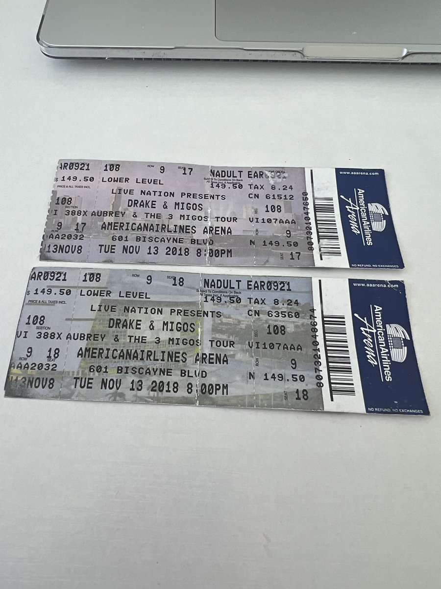 jenny2042's tweet photo. My sister and I have been fans since day 1 pls help us out with some tickets 🙏🏼 @Drake #itsallablurtour #drakeandmigos #rihanna #nikiminaj #lilwayne #ONLYrealfans https://t.co/dFm1NXPbfb