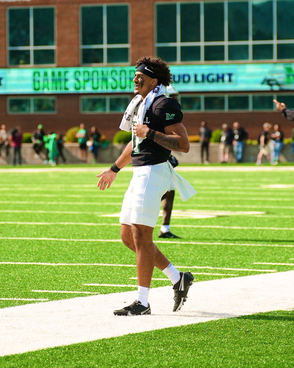 LockdownJ_'s tweet photo. Felt unreal putting this uniform on for the first time💚🦬 
Thank you Jesus! #Weare https://t.co/spxfixSmem