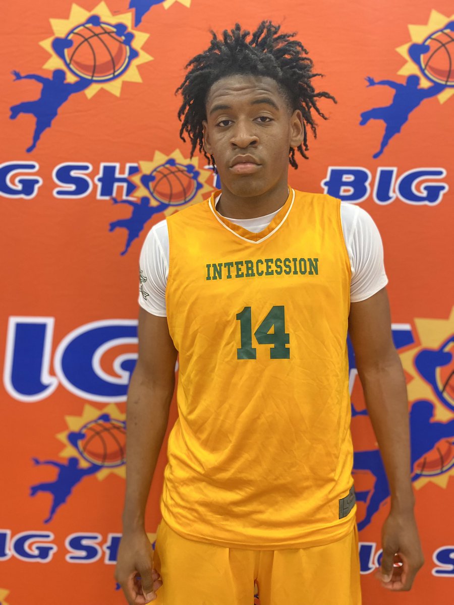BigShotsGlobal's tweet photo. #BIGSHOTS #CarolinaLive 

16u Orange Boys 

Intercession - 69 
#24 Jaden Ransom 27 
#14 Quayshaun Blot 16 

Cap City Clutch - 68 
#4 Chandler Mabry 11 https://t.co/EsQ8p5rVGg