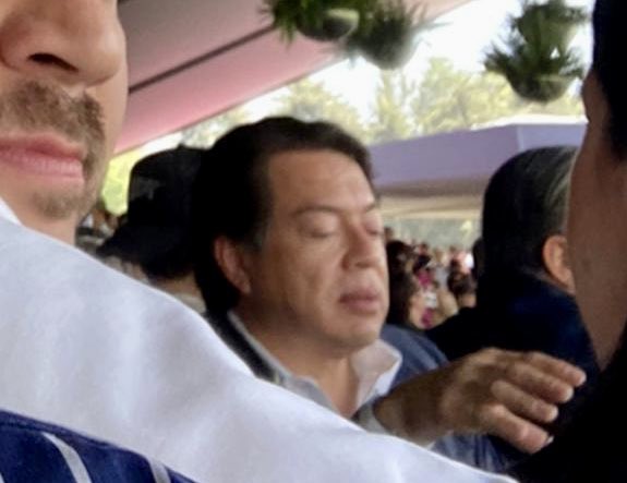 ‼️Un farsante ‼️vean a <a href="/mario_delgado/">Mario Delgado</a> en el mega “tú las traes” evento neoliberal y fifi diría su jefe <a href="/lopezobrador_/">Andrés Manuel</a>  de la #longinesglobalchampionstourmex en el Campo Marte #DobleCara #Mentiroso