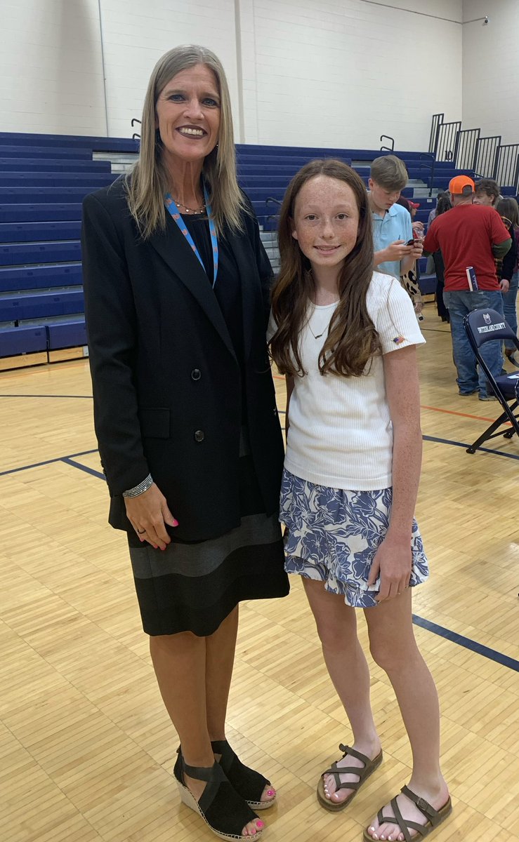 amy_linkel's tweet photo. So proud of this young lady who aspires to be a teacher! I couldn’t think of a better career choice for her! ❤️📚 @plkappes #PacerPride #NJHS https://t.co/p3iJ6qJbxq