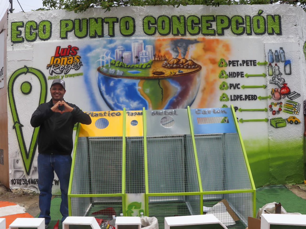 LuisJonasReyes's tweet photo. Hemos actividad un nuevo eco punto en la parroquia Concepción. Lo que anteriormente era un vertedero improvisado, ahora es un espacio para incentivar la cultural del reciclaje. Sigamos construyendo la ciudad ecológica!!! https://t.co/4jF9eTIsJj