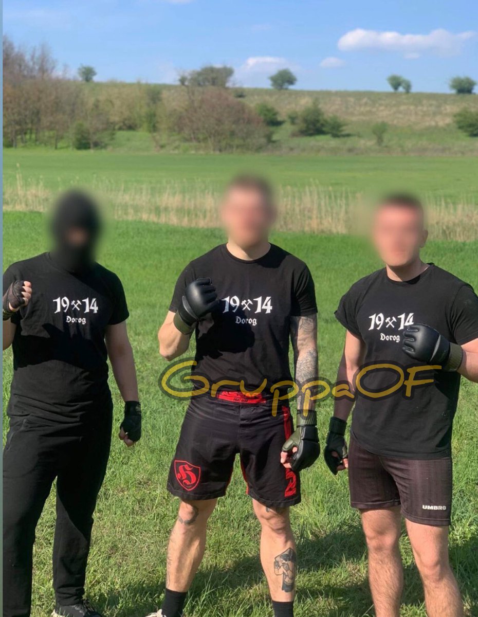 23.04.2023 Hungary🇭🇺 Arrange fight.
Dorog vs Szombathely. 3x3. Win. Szombathely
📸 Dorog

#hungary #fight #dorog  #Szombathely #hooligans