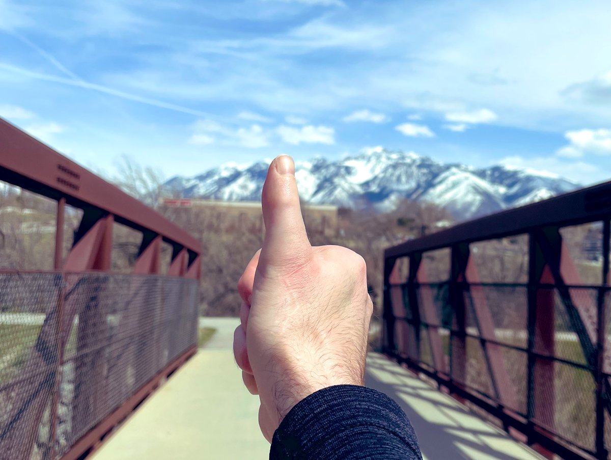 HELDiWanKenHODL's tweet photo. ☀️ #HappySunday Fam ☀️
👟 Time to run & #touchgrass 🌿
✨❓ How has YOUR day been❓✨
#5MiSundays #HealthIsWealth #UtahIsBeautiful #GoOutside #TouchMountains https://t.co/k80gOr8xaU