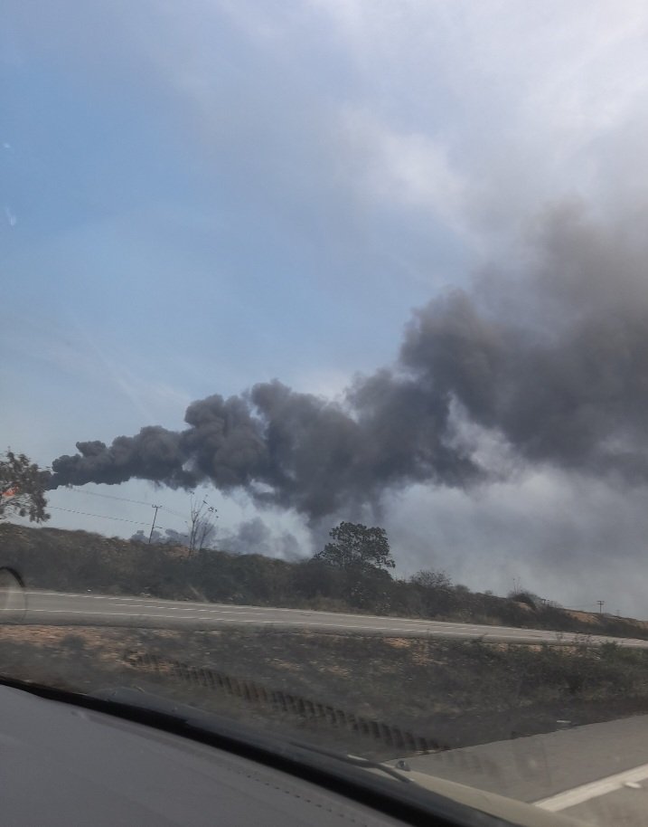 CIRVA's tweet photo. Terrible la contaminación del Complejo Petroquímico José Antonio Anzoátegui! 
@ElPitazoTV 
@LuisCarlos 
@EfectoCocuyo 
@cmrondon 
@lagranaldea 
@RodriguezGladys 
@pppenaloza 
#DiaDeLaTierra https://t.co/U3dJ1AjEyv
