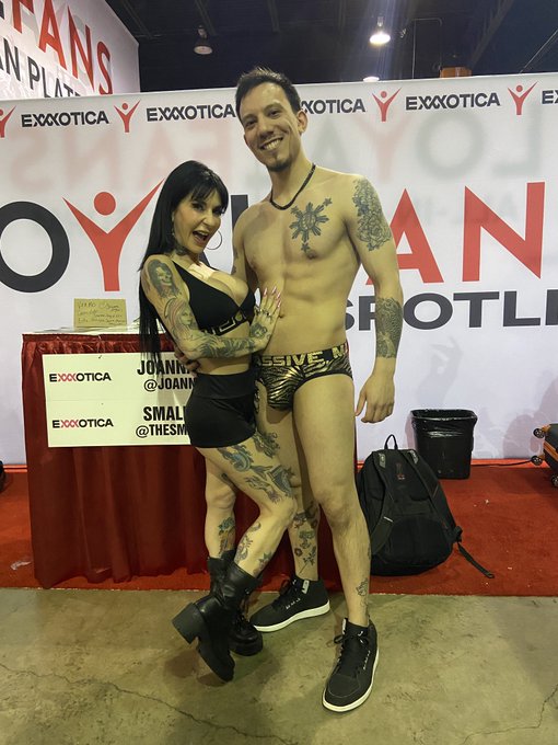 1 pic. Exxxotica Chicago ‘23 https://t.co/hHLP71Bsg8