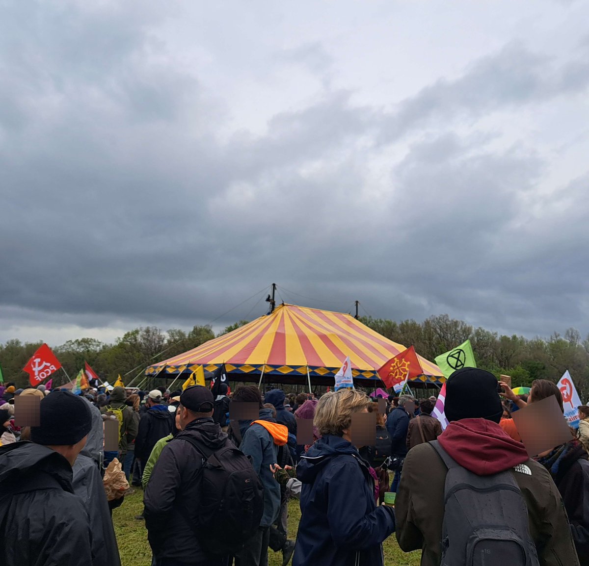 SESLToulouse's tweet photo. NON à l'A69 !

Solidaires Étudiant-e-s Toulouse était à la mobilisation contre l'Autoroute A69 devant relier Toulouse et Castres.

Ce projet écocide de privatisation des routes ne doit pas passer et on se battra pour !
#sortiederoute https://t.co/QKpTvIjmvn