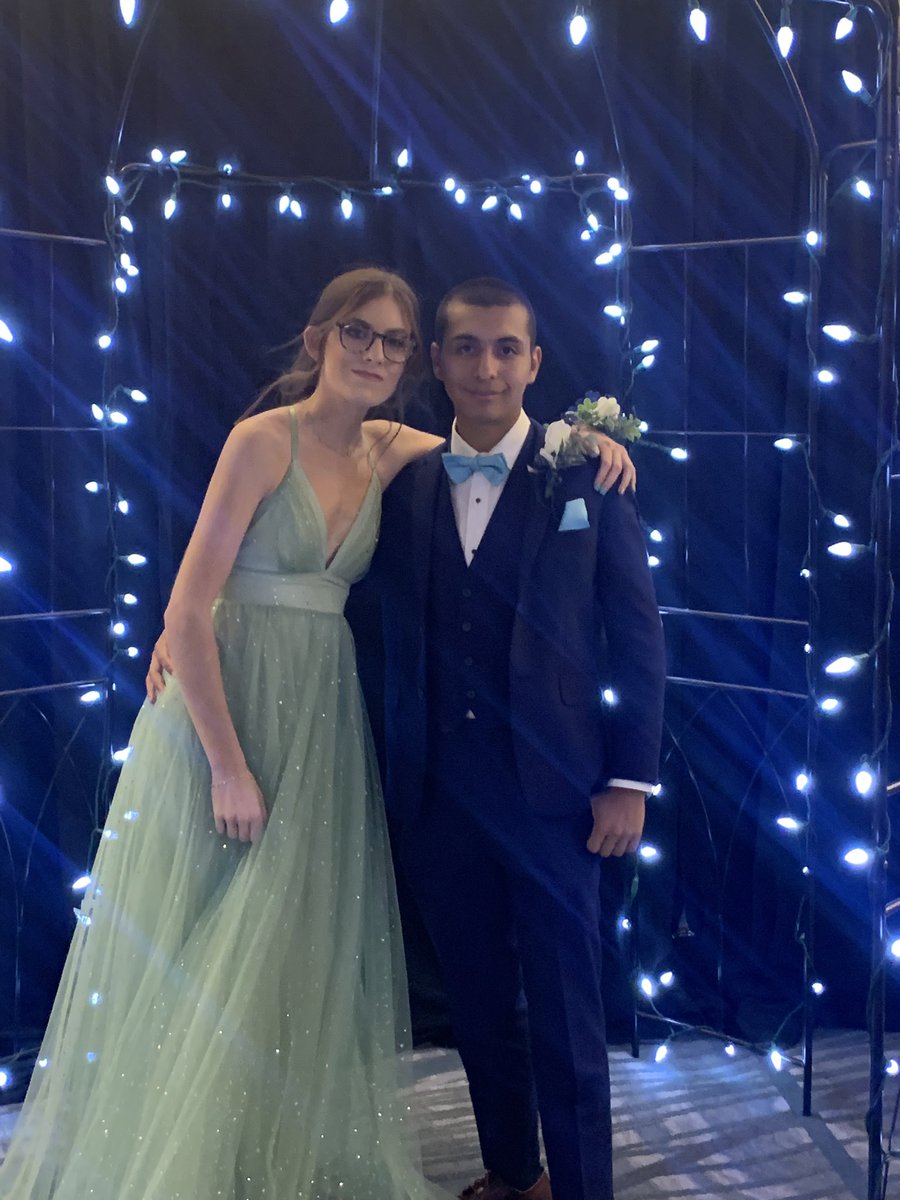 Deborah85000146's tweet photo. Prom 2023 🤍 https://t.co/AqEz145Mbz