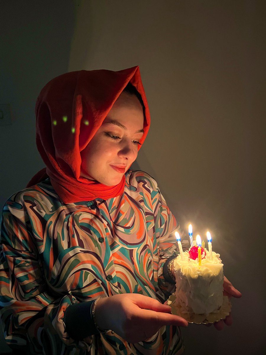 ErasElmas's tweet photo. 🎂 https://t.co/Ozf6bYaZOk