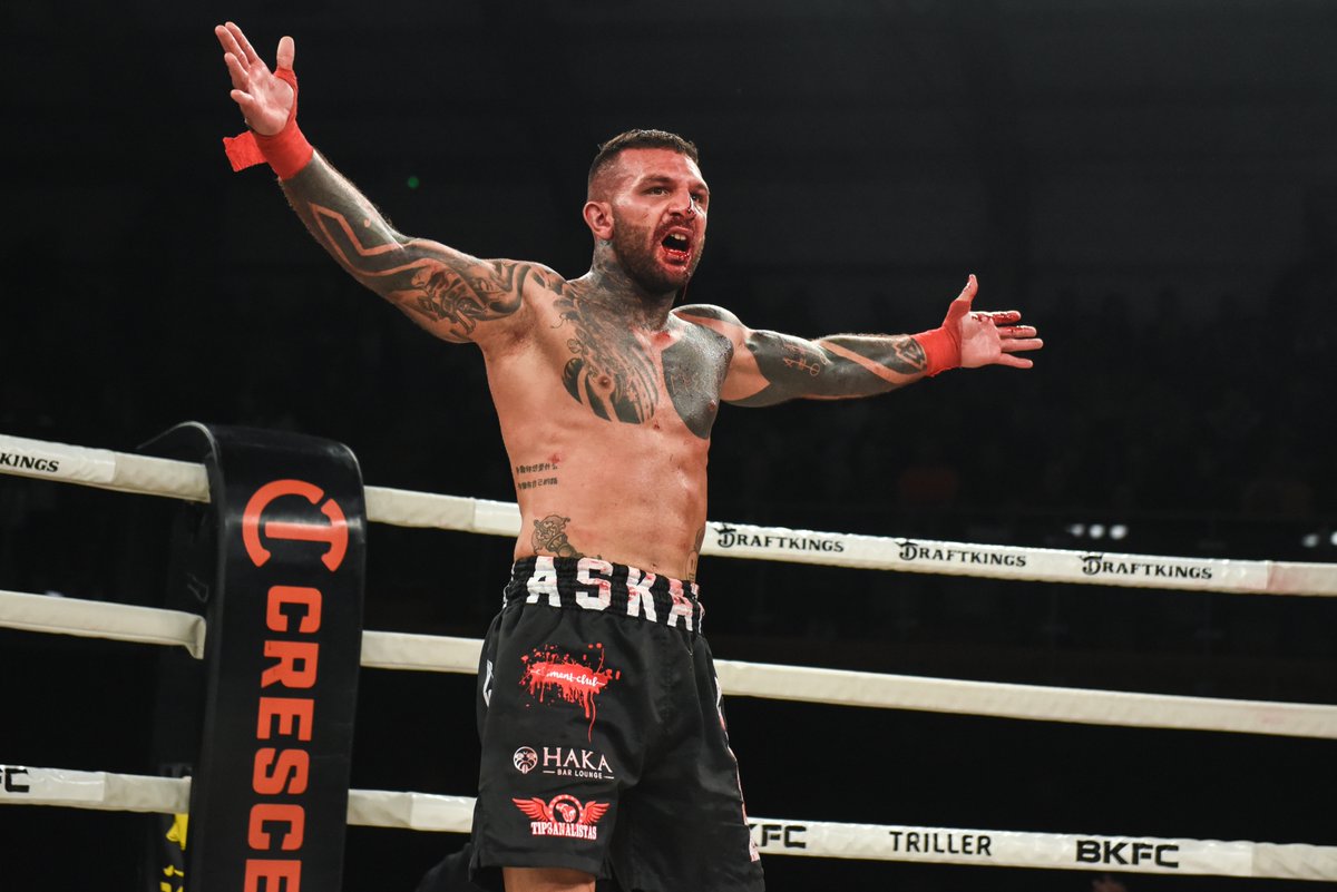 pelunaton's tweet photo. Un par de fotos de Franco Tenaglia tras su guerra de anoche ante Luke Nevin al cual finalizó por TKO en el R4, un auténtico gladiador (fotos vía @MMAJunkie) #BKFC40 https://t.co/nnGx1VVFCa