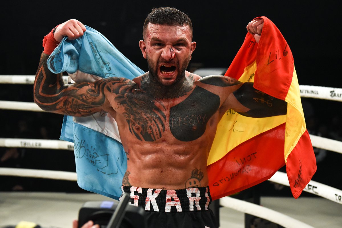 pelunaton's tweet photo. Un par de fotos de Franco Tenaglia tras su guerra de anoche ante Luke Nevin al cual finalizó por TKO en el R4, un auténtico gladiador (fotos vía @MMAJunkie) #BKFC40 https://t.co/nnGx1VVFCa