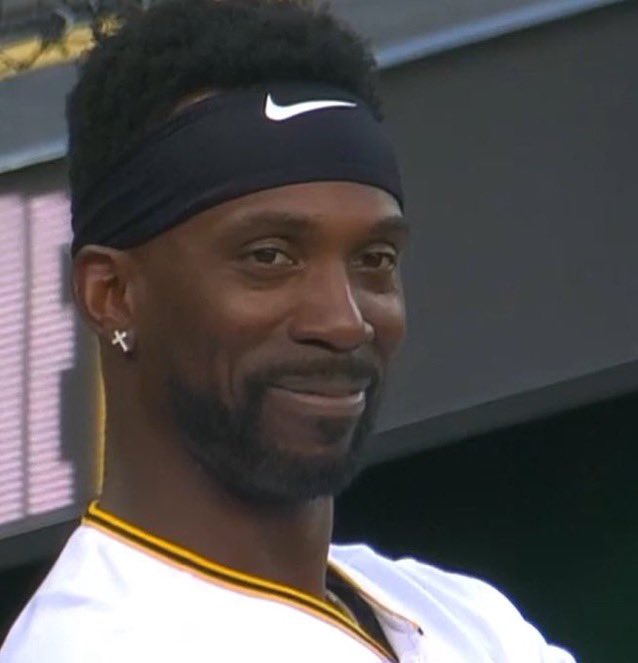 ROTYNick's tweet photo. THE PITTSBURGH PIRATES ARE FIRST PLACE IN THE NL CENTRAL #LetsGoBucs https://t.co/5a2Y36QJZd