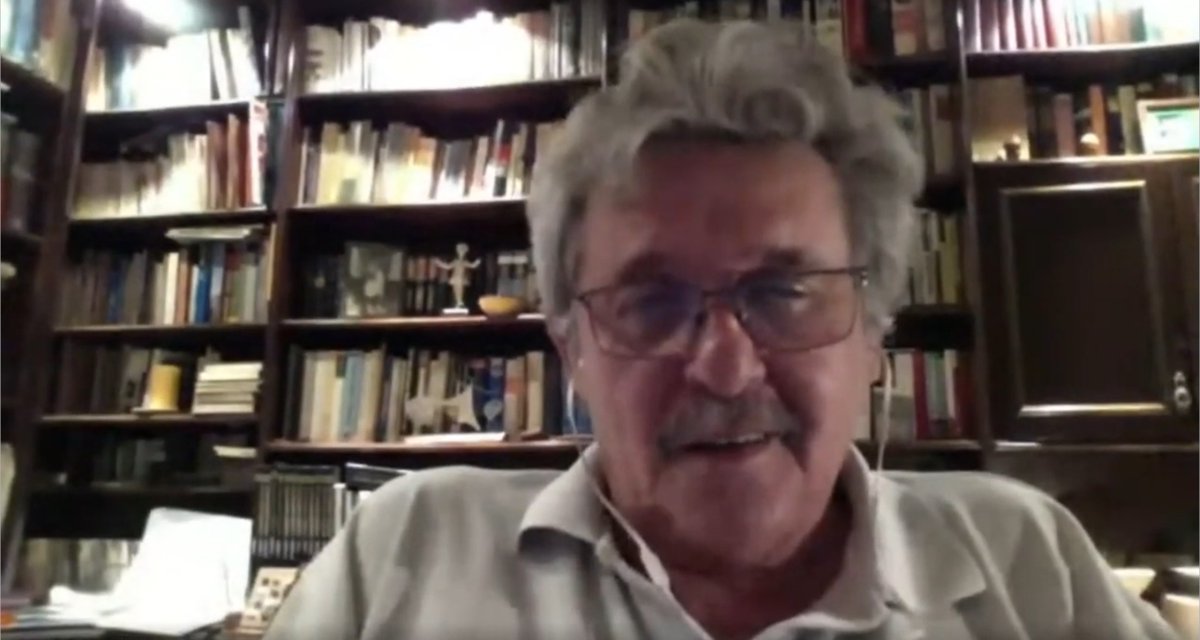CronicasAula35's tweet photo. ¡Volvemos! En esta ocasión tuvimos el gran placer de entrevistar a el profesor Eliezer Correa, Profesor-Investigador de la Escuela de Computación y coordinador del IOMMA. No te lo pierdas por nuestro canal de YouTube https://t.co/GUVgjTmnuD #UCV @Noticienciasucv https://t.co/7q1w80EFJa