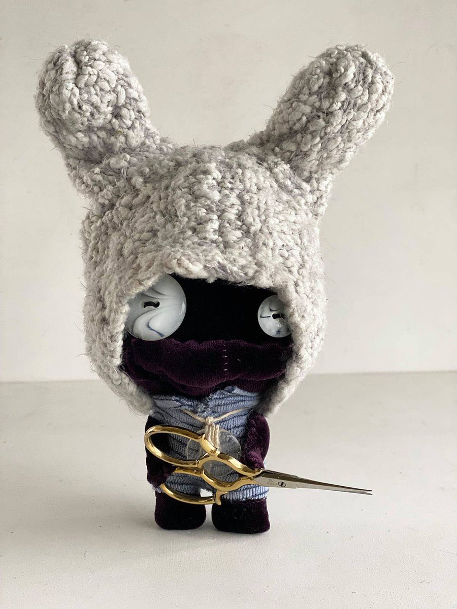 PlaguePoppets's tweet photo. Poppets are unique & diverse little creatures 💙 But the one thing that ALL #PlaguePoppets have in common? Their love for HATS! 👒
The Poppets wanted to make you aware that April is #StrawHatMonth - & as such, they want to see your favourite hats 👇Here's a few of theirs💛 https://t.co/86dMbnul9D