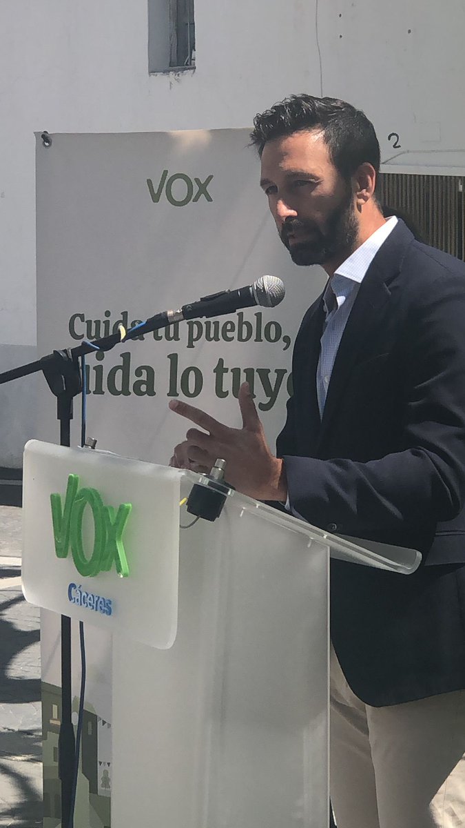 Jorge Martin Trancon (@jorgemartint) on Twitter photo Porque nuestra patria empieza aquí, y vamos a cuidarla. #CuidaLoTuyo <a href="/OscarFdezCalle/">Óscar Fernández Calle</a> <a href="/malenanevado/">Malena Nevado</a> <a href="/_Angel_Pelayo/">🇪🇸Ángel Pelayo🇪🇸</a> <a href="/VOX_Caceres/">VOX Cáceres</a> Porque nuestra patria empieza aquí, y vamos a cuidarla. #CuidaLoTuyo <a href="/OscarFdezCalle/">Óscar Fernández Calle</a> <a href="/malenanevado/">Malena Nevado</a> <a href="/_Angel_Pelayo/">🇪🇸Ángel Pelayo🇪🇸</a> <a href="/VOX_Caceres/">VOX Cáceres</a>