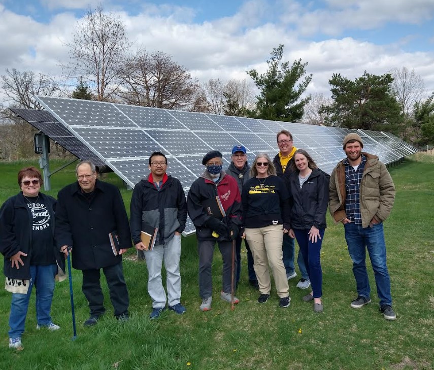 SenatorRobHogg's tweet photo. Some I-RENEW members and others who attended "Going Solar" today at Prairiewoods in Hiawatha.
One church in Cedar Rapids has cut its monthly electricity bill from $260 per month to $22 per month.
Solar saves money and helps the environment.
#FaithClimateActionWeek https://t.co/gpsC71Ae9l