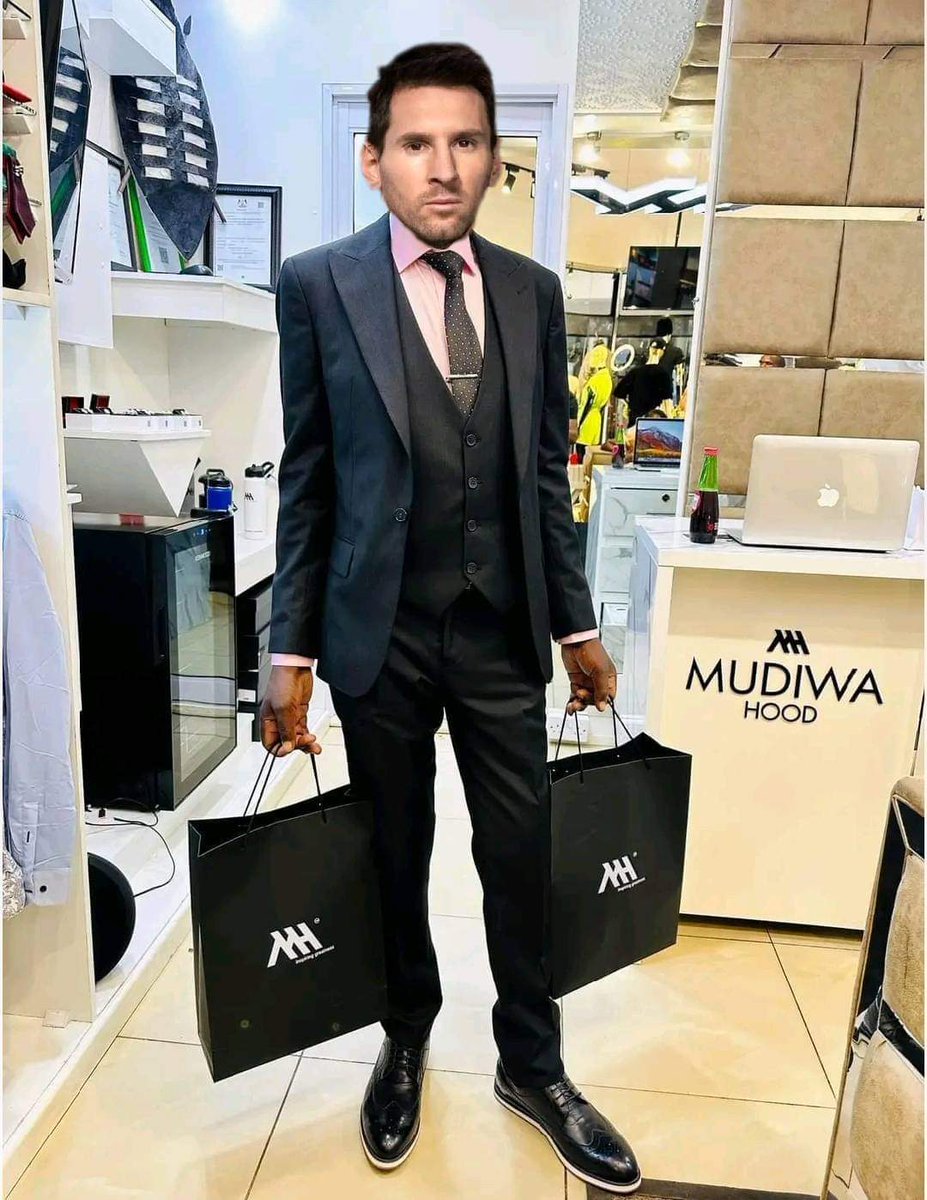 JIRVALDO's tweet photo. I was in shock when I heard @MudiwaHood spoilt Messi rotten today.. It was until I was shown this Pic that I realised it was our hommie.. https://t.co/48Qm8PsuHW