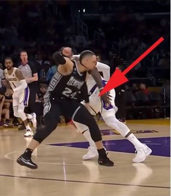 Est-ce qu'on peut dire que Brooks a "Lébran" James ? 😂😂😂🍒 #NBAEXTRA <a href="/JMonclar/">Jacques Monclar</a> <a href="/singletonchr/">Chris</a>