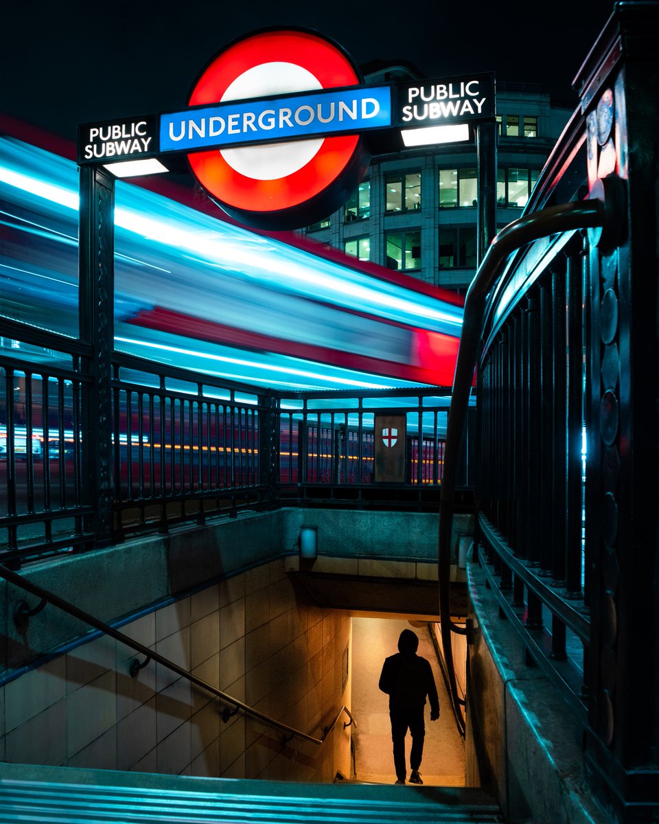 London Underground 🇬🇧 Comment below if you know who the hooded silhouette is…👇🏻👀 #london #londonlife #london🇬🇧 #londoncity #londonphotography #londonphoto #londonphotographer #photooftheday #photography #photographer #night #nightphotography #sonyalpha #nightshooters #ukshots
