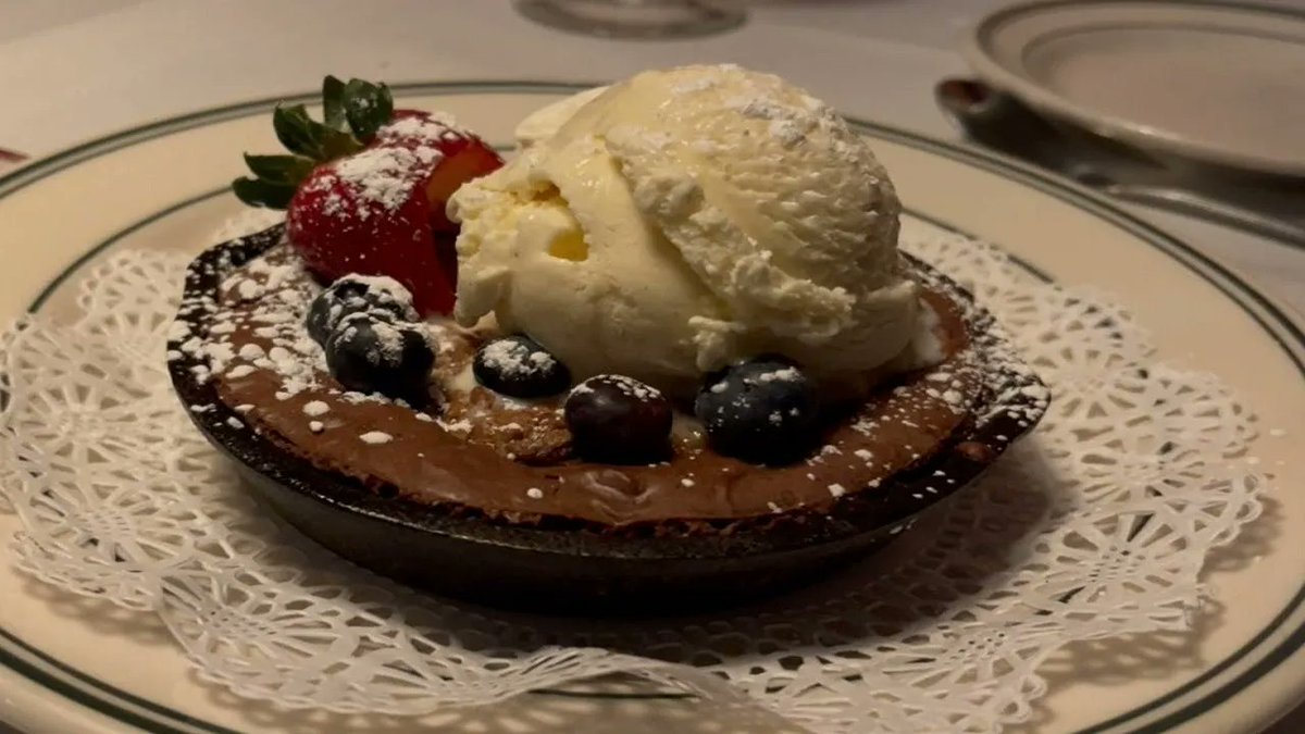 ucfoodietv's tweet image. Southern Cool. Great French Food and Desserts in Hilton Head buff.ly/3nqaeOC #Charlies #travel #food #wine #mixology #golf #UndercoverJetsetter #JohnDaly #SusanAnzalone #TravelLikeALocal #shotOniPhone #recipes #offbeatenpath #wingdingTV #CanyonStarTV #Vacation #stayathome