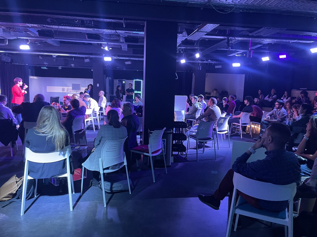 Ana_Sanchez_GR's tweet photo. El pasado martes tuvimos la #inspiringvision en Madrid de #VisionariumbyGilead
con @ESADE donde aunamos emprendedores, profesionales sanitarios y comunidad para encontrar soluciones a los retos de las PVIH - GRACIAS a todos por venir!!
Toda la info en https://t.co/GPOJoeGyI8 https://t.co/b0RB57Hf0Q