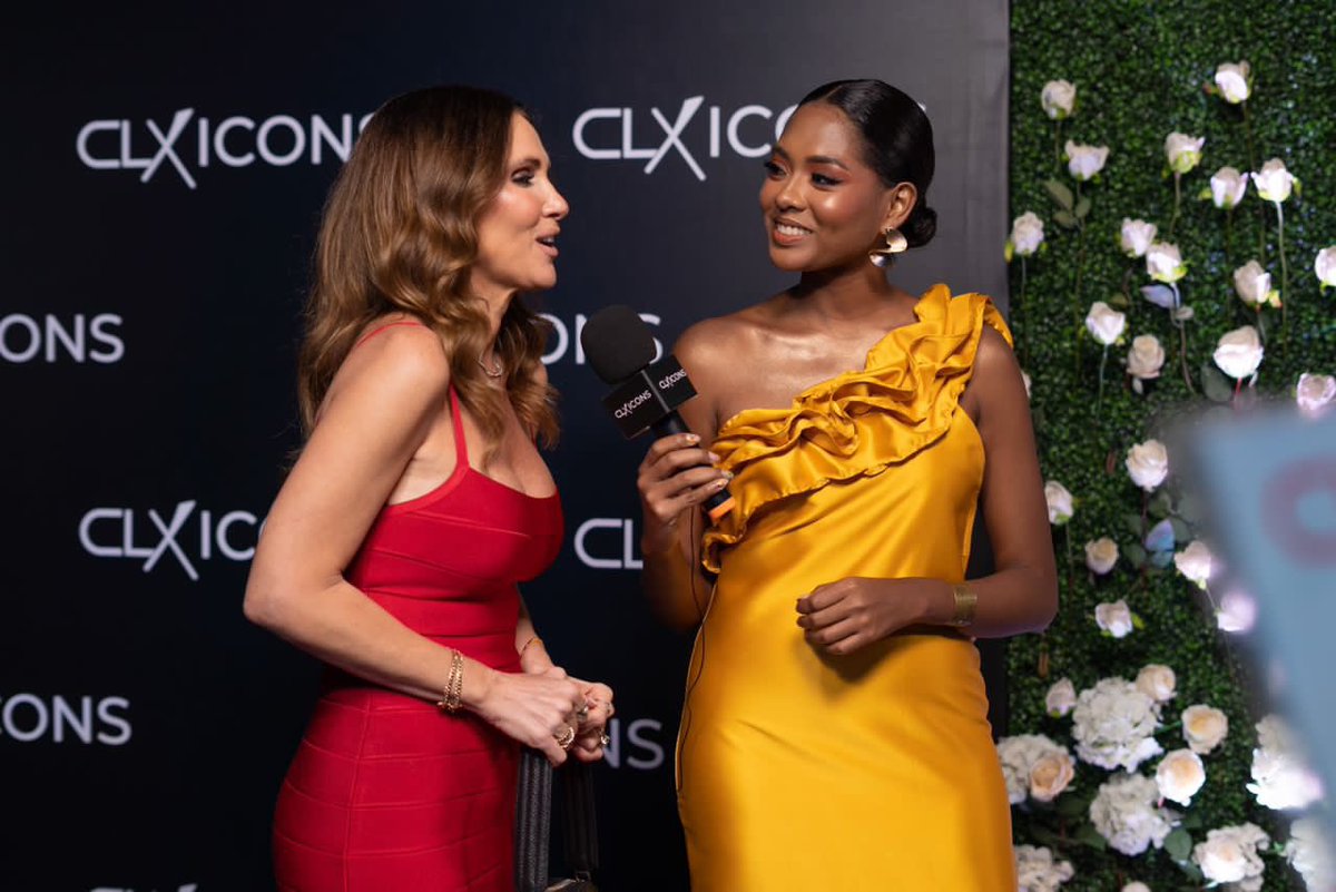 constanzamrojas's tweet photo. Amigos, conduje la alfombra negra del lanzamiento de la revista CLX Icons. 

Esto fue un honor inexplicable. https://t.co/yROldSuZjH