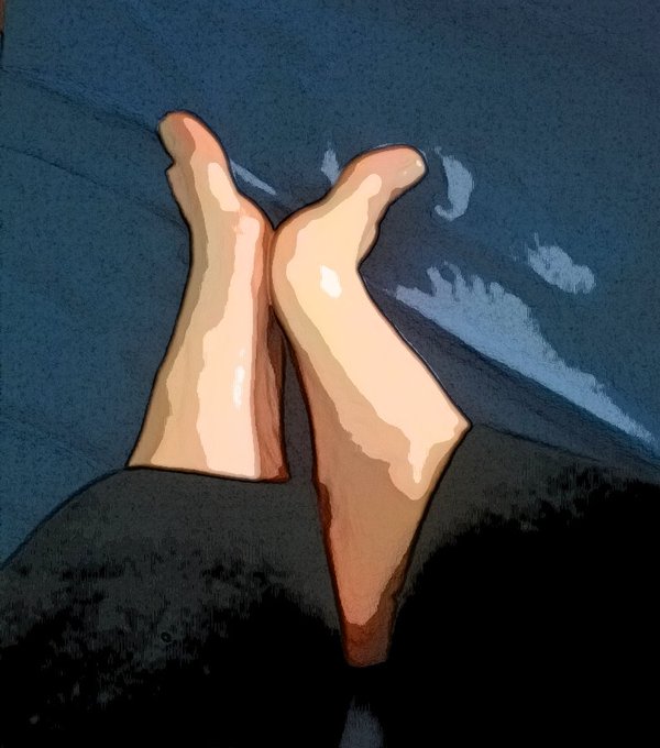 I miei piedi 😏 Cosa ci faresti?  Retweet for real one 😉  #footlovers #fetish #piedi #girlfoot https://t<a href="/tag/fetish"class="tags"><span>#fetish</span></a><a href="/tag/footlovers"class="tags"><span>#footlovers</span></a><a href="/tag/piedi"class="tags"><span>#piedi</span></a><a href="/tag/girlfoot"class="tags"><span>#girlfoot</span></a>