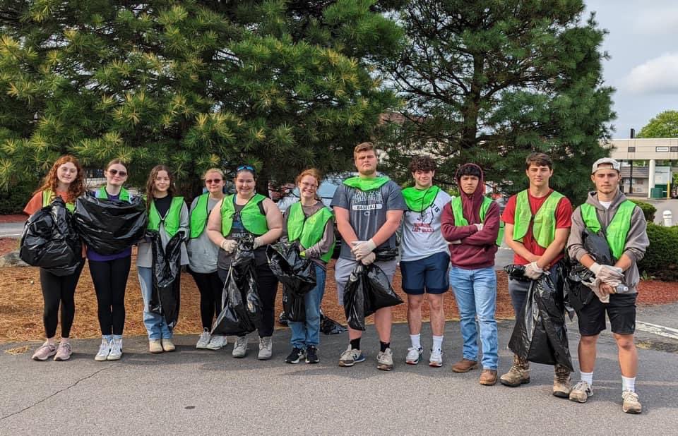 Yesterday, members of our Earth Club conducted a cleanup in Dunmore. Thank you to these students and Mrs. Muracco for overseeing this project. Buck Pride!
