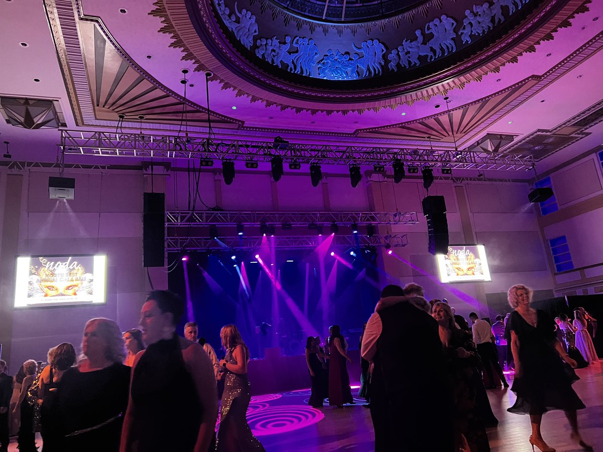 Victoria3Bandy's tweet photo. THANK YOU NODA 2023 !! Amazing weekend 🎭💃🏻 unfortunately missed the Friday due to a sick dog but the 6am train from keighley gets you too Bridlington for 9am even made the hotel breakfast! Had a fantastic weekend watching and listening to so many incredibly talented people 🎭👏🏻 https://t.co/MzXICJBE44