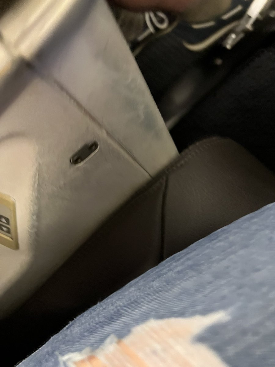 jeffdoucettern's tweet photo. @AmericanAir is an absolute mess! If I treated my “premium” customers this way - I would be out of business! #myfirstclassseat https://t.co/775Dsv1OXJ