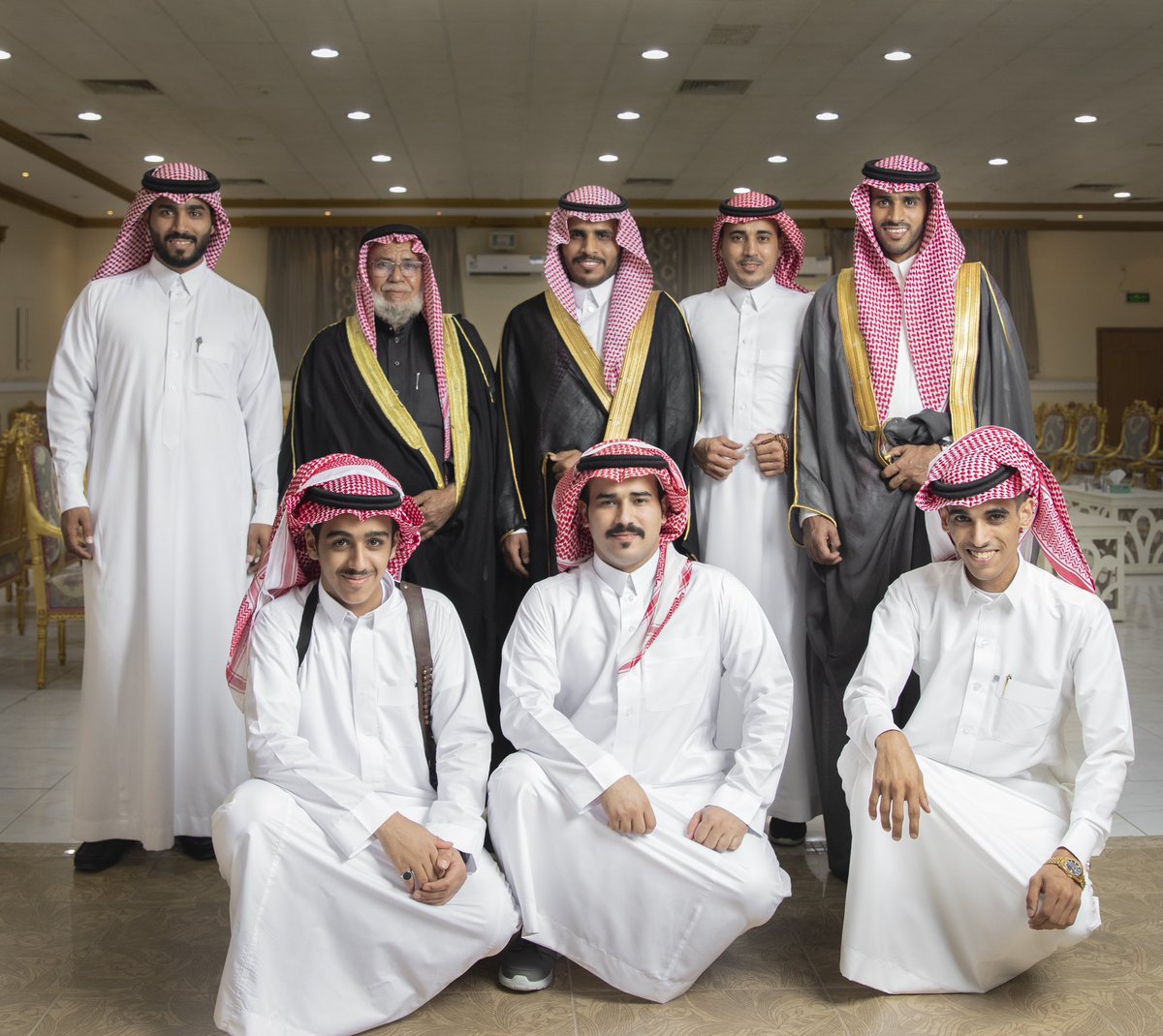 360shotsa's tweet photo. الصور تحمل ذكريات جميلة مع العائلة والأحباء ، ومن الجميل ان نحرص على توثيق هذه اللحظات السعيدة . 

#360shotsa #عريس #تصوير https://t.co/6O39gz2cQR
