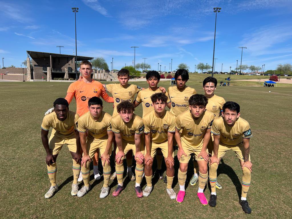 BarcaAcademyAZ's tweet photo. A great showing from our @MLSNEXT teams as they took on @RSLArizona 👏🔵🔴

U15 4-0 (Runde, Mancheno, Eldem, OG)
U16 3-0 (Thomas, Sosa, Orejarena) 
U17 1-2 (Smuck)
U19 2-0 (Mendoza, Castillo)

#BarçaResidencyAcademy #BarçaAcademy #MLSNext https://t.co/kJ7ln2tS5l