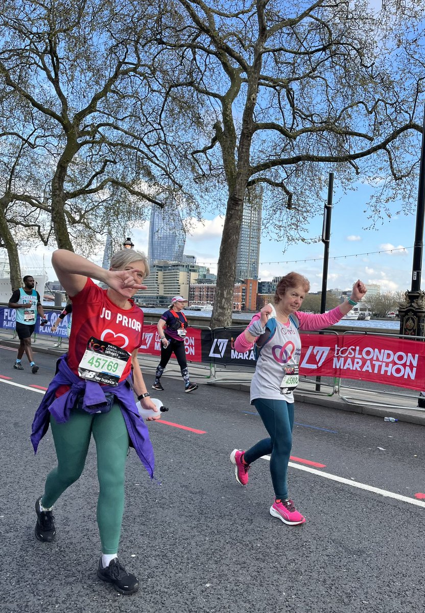 Some more moving and grooving after running 24 miles @LondonMarathon. Where do they get the energy? Well done all the fantastic runners. #LondonMarathon