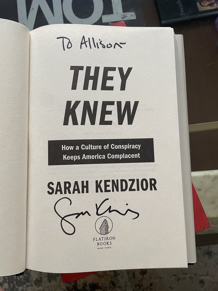 Allison_312's tweet photo. The audience erupted in applause after everything @sarahkendzior said at her @latimesfob panel. The praise was well deserved. Sarah, your work is so important to me &amp; meeting you today made my entire year. Thank you so much for never giving up the fight. Can’t wait to read this. https://t.co/WoNVAMPzYw