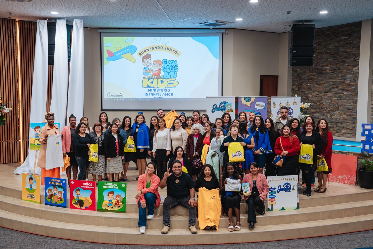 Iglesia Adventista en Santiago | AMCh tweet media