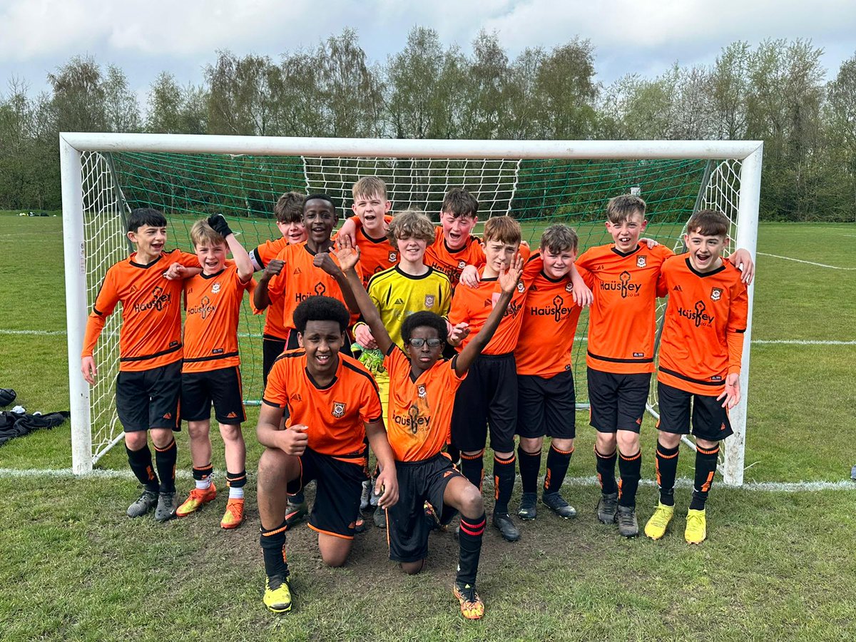 OxfordGrovejfc's tweet photo. Huge congratulations to our Under 13's, division 2 Champions! 🏆 Well done boys, hard work pays off! Both our Under 9's picking up a hard fought win too👏.... Great weekend all round! ⚽
@LancashireFA @OfficialBBDFL @BoltonFM @TheBoltonNews @Teamgrassroots_ https://t.co/Yjtyws0K34